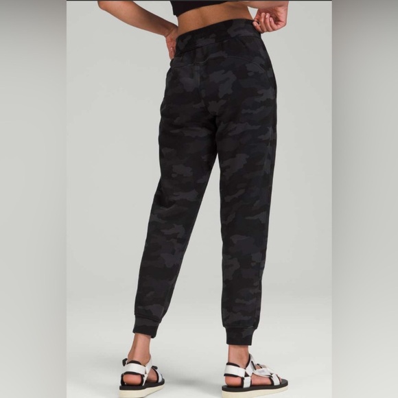 lululemon athletica Pants - NWOT Lululemon Scuba High-Rise French Terry Jogger Heritage 365 Camo Dee…